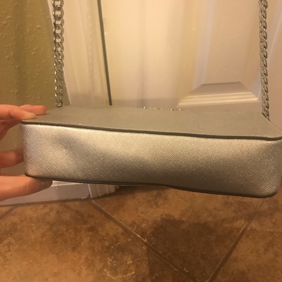 Michael Kors chain purse - Picture 5 of 10